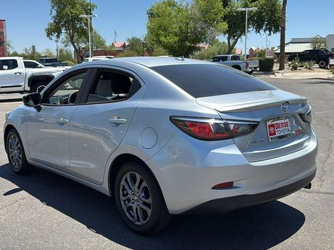 Used 2019 Toyota Yaris LE FWD image 6