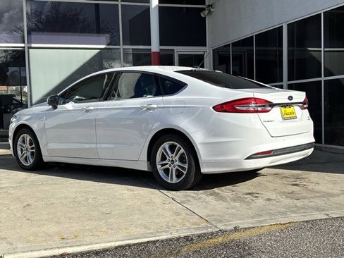 Used 2018 Ford Fusion SE w/ Fusion SE Technology Package image 5