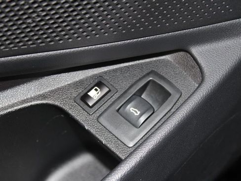 Used 2024 BMW 330e image 40