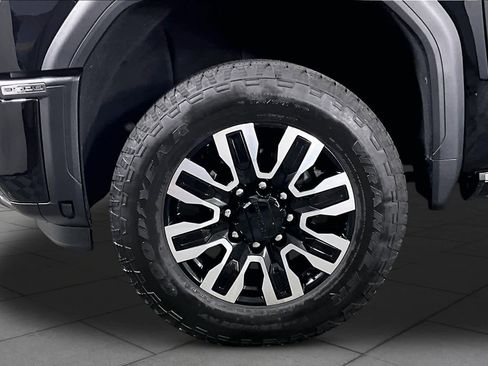 Used 2025 GMC Sierra 3500 Denali Ultimate AWD/4WD image 11