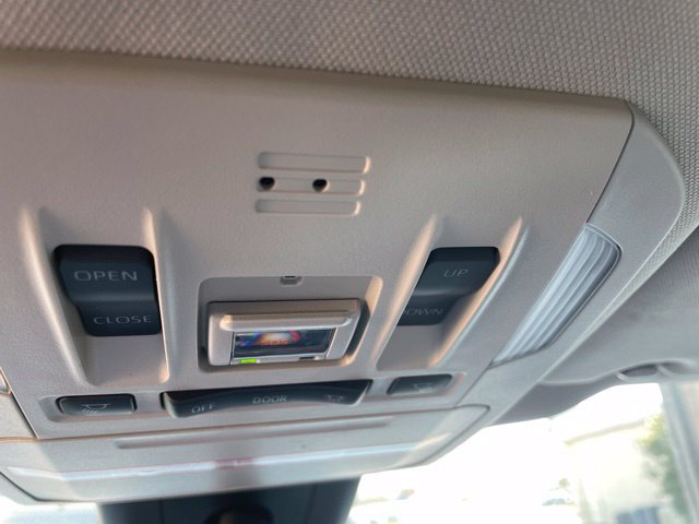 Used 2023 Toyota Highlander XLE AWD/4WD image 45
