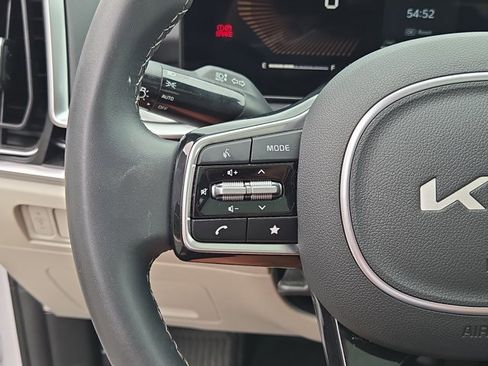 Certified 2025 Kia Sorento S w/ Panoramic Sunroof Package FWD image 26