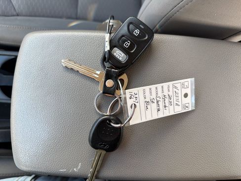 Used 2020 Hyundai Elantra SE FWD image 30