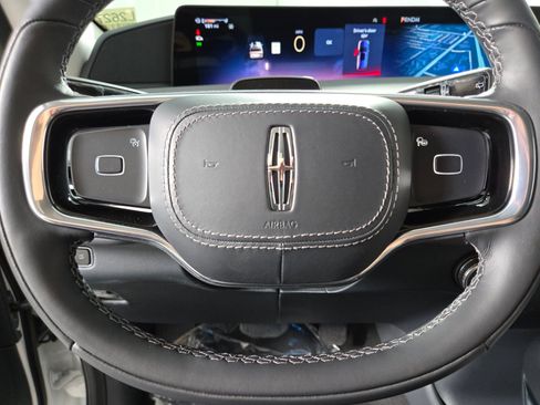 New 2026 Lincoln Navigator Premiere AWD/4WD image 22