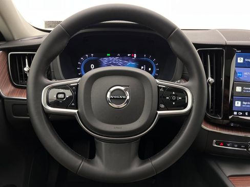 Used 2023 Volvo XC60 B5 Ultimate w/ Climate Package image 23