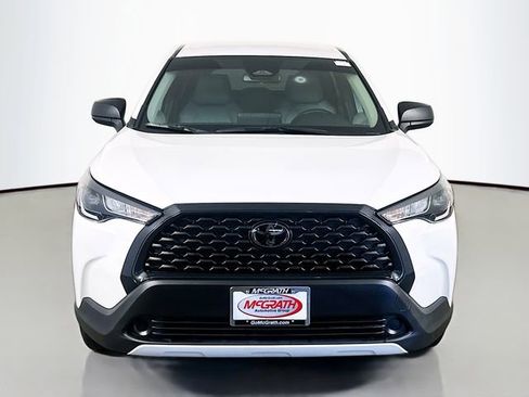 Used 2025 Toyota Corolla Cross L AWD/4WD image 15