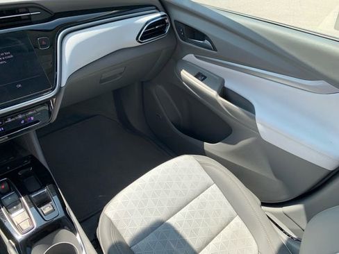 Used 2022 Chevrolet Bolt EUV Premier w/ Sun & Sound Package image 22