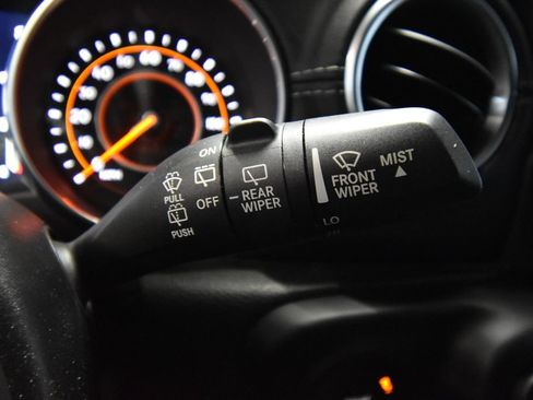 Used 2020 Jeep Wrangler Unlimited Sahara AWD/4WD image 13