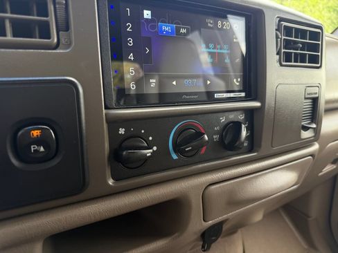 Used 2004 Ford F350 Lariat AWD/4WD image 26