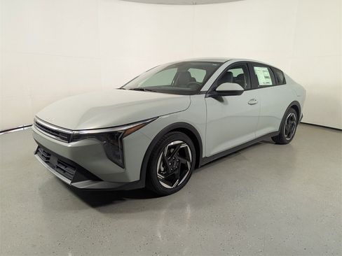 New 2025 Kia K4 EX image 3