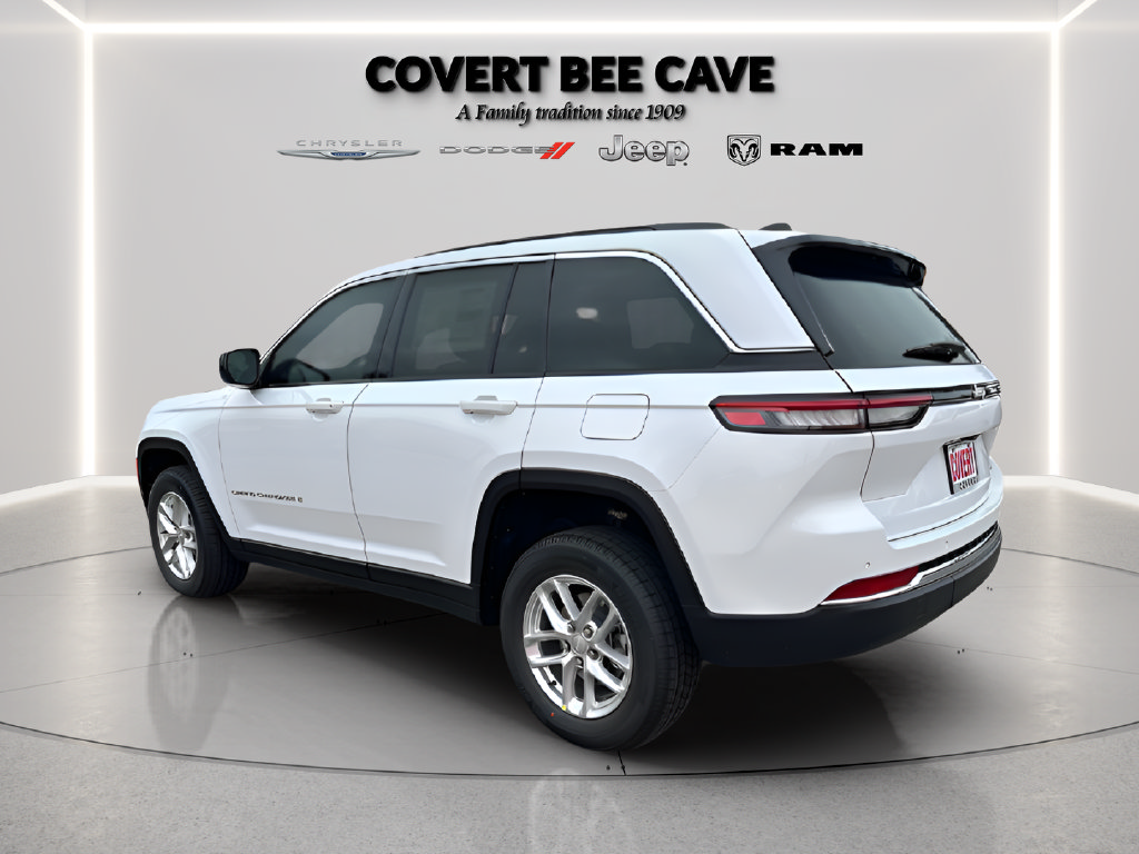 New 2026 Jeep Grand Cherokee Laredo RWD image 8