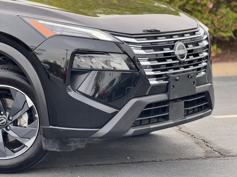 Used 2024 Nissan Rogue SV image 6