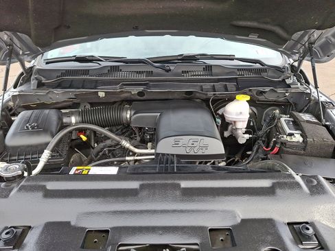 Used 2024 RAM 1500 Classic SLT image 27