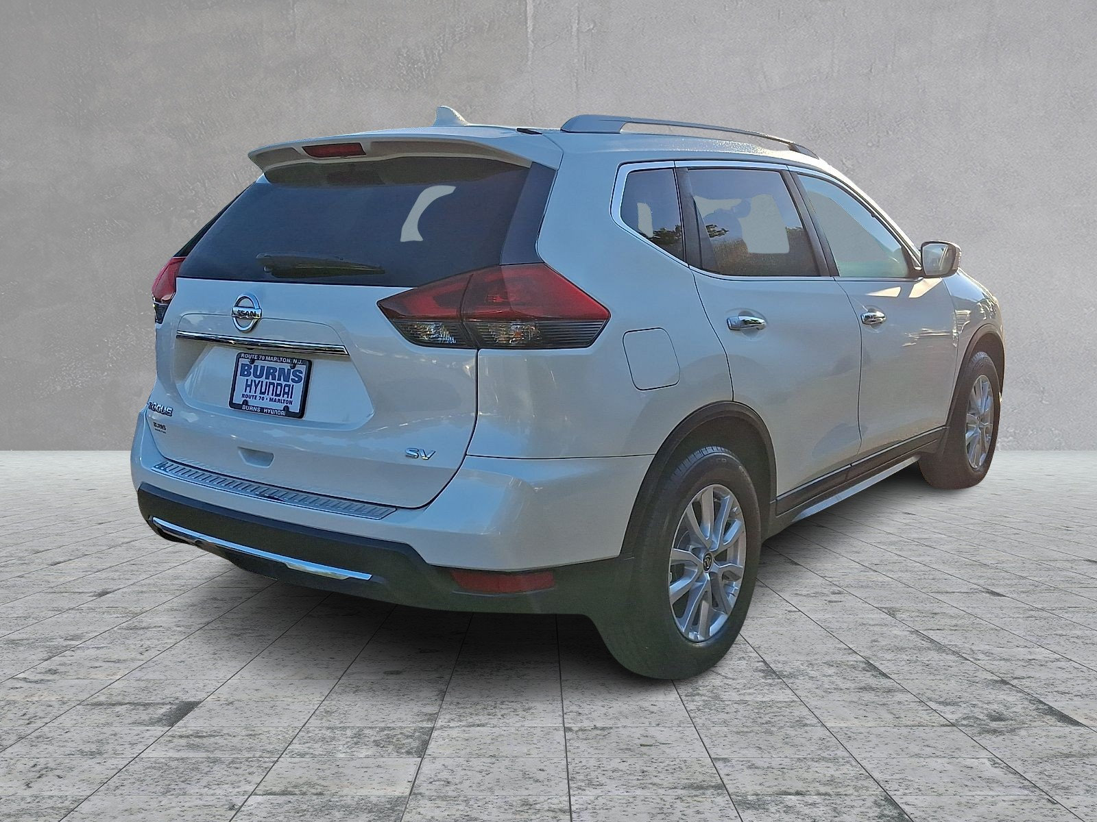 Used 2018 Nissan Rogue SV FWD image 4