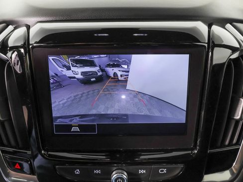 Used 2023 Chevrolet Traverse LT FWD image 8