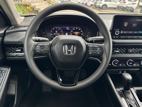 Certified 2025 Honda Accord SE image 14