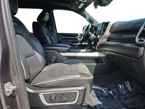 Used 2019 RAM 1500 Laramie AWD/4WD image 18