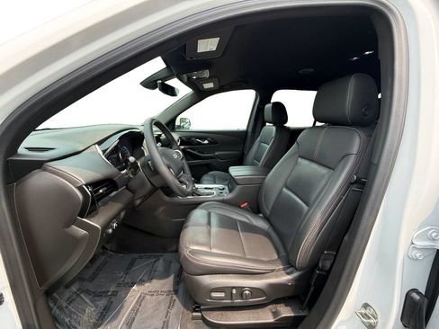 Used 2023 Chevrolet Traverse RS AWD/4WD image 9