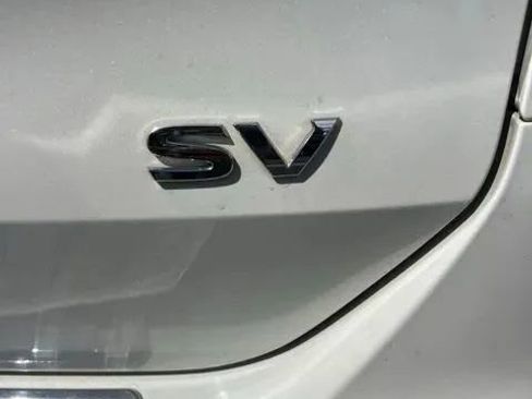 Used 2015 Nissan Rogue SV w/ SV Premium Package FWD image 16