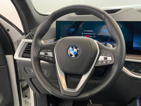 Used 2025 BMW X5 xDrive50e w/ Climate Comfort Package image 16