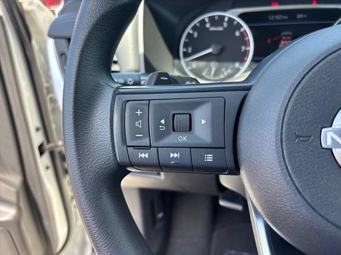 Used 2024 Nissan Rogue S AWD/4WD image 15
