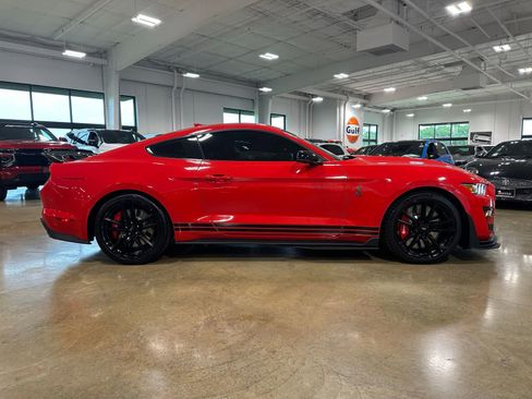 Used 2021 Ford Mustang Shelby GT500 w/ Technology Package RWD image 8