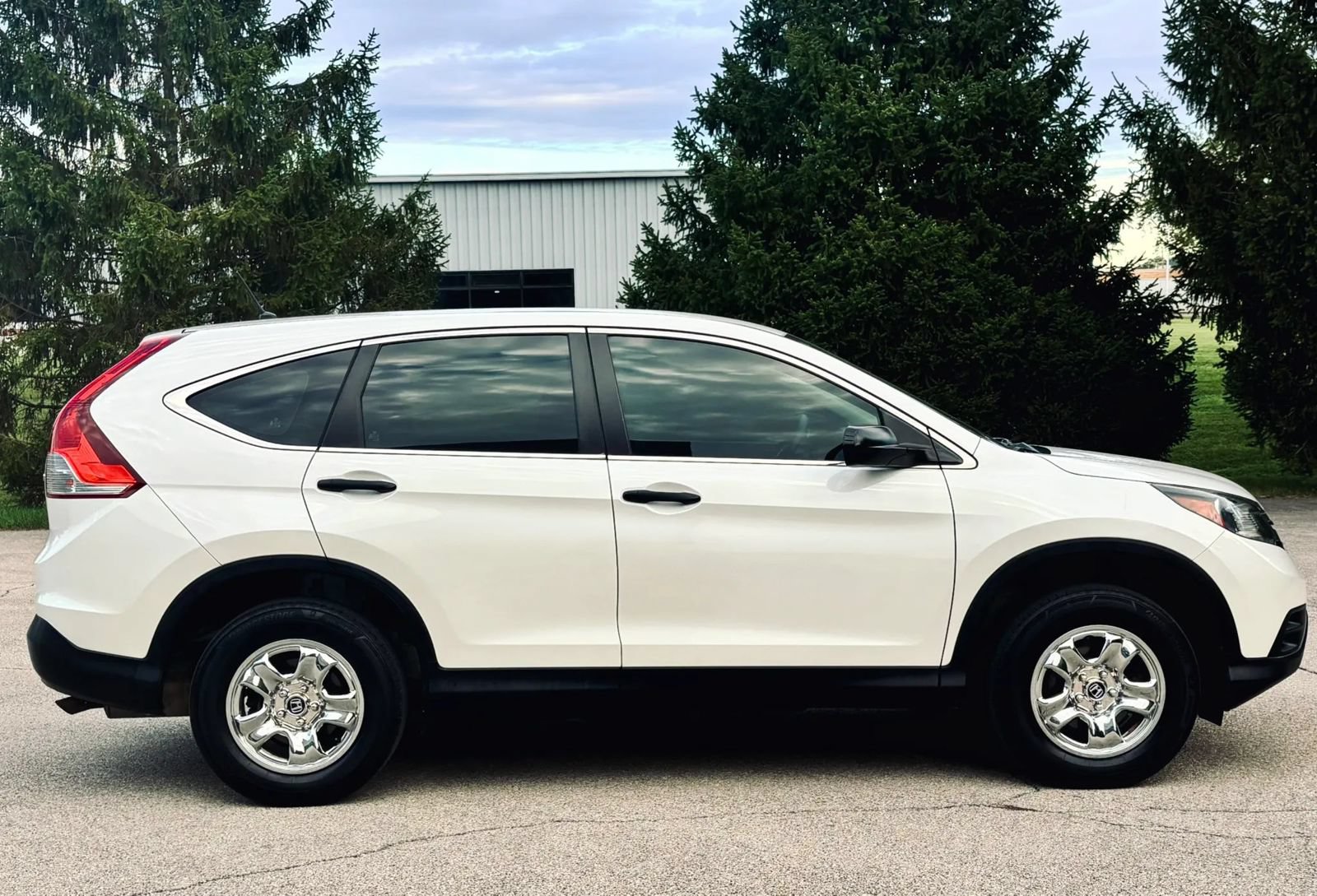 Used 2014 Honda CR-V LX image 2