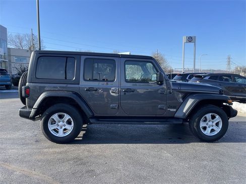 Used 2021 Jeep Wrangler Unlimited Sport image 4