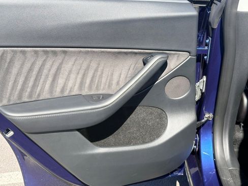 Used 2023 Tesla Model Y Performance image 25