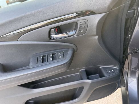 Used 2021 Honda Pilot Touring image 32