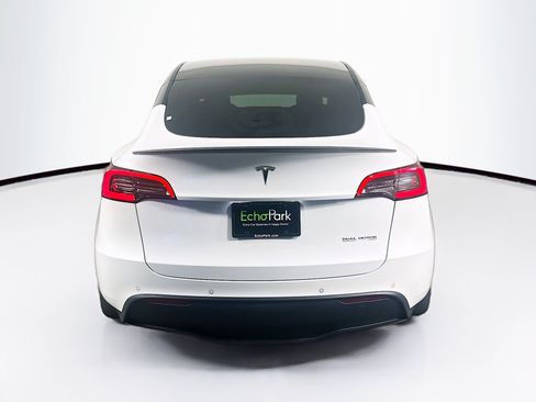 Used 2022 Tesla Model Y Performance AWD/4WD image 7