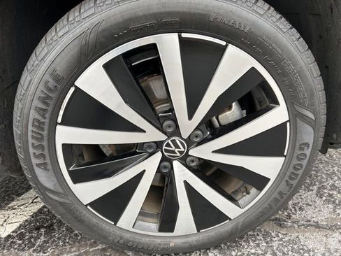 Used 2023 Volkswagen Taos SE image 35