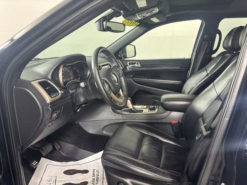 Used 2017 Jeep Grand Cherokee Limited 75th Anniversary AWD/4WD image 2