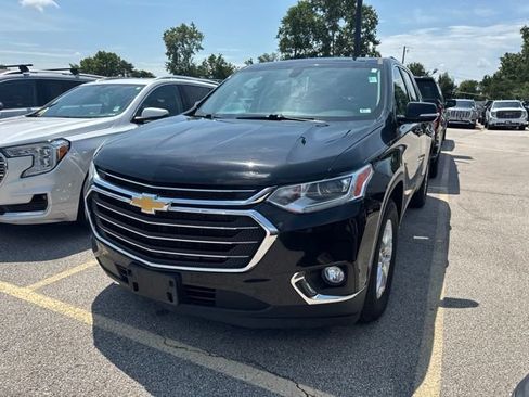 Used 2020 Chevrolet Traverse LT FWD image 1