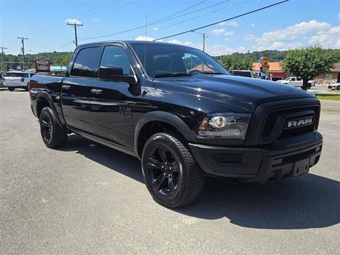 Used 2024 RAM 1500 Classic SLT AWD/4WD image 8