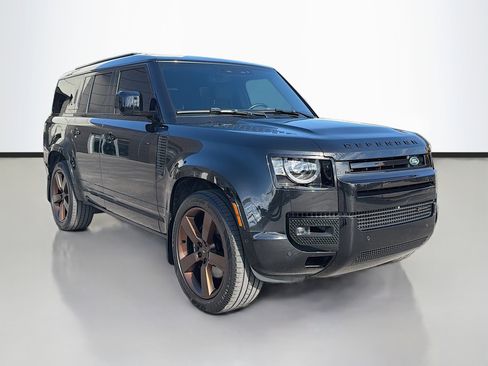 Used 2023 Land Rover Defender 130 X-Dynamic SE image 7