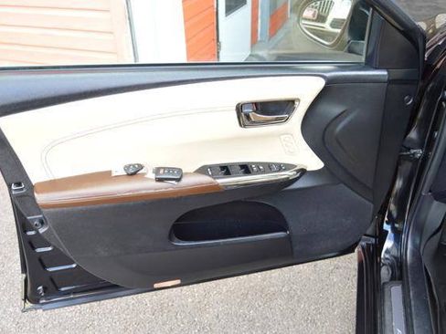 Used 2013 Toyota Avalon Limited FWD image 31