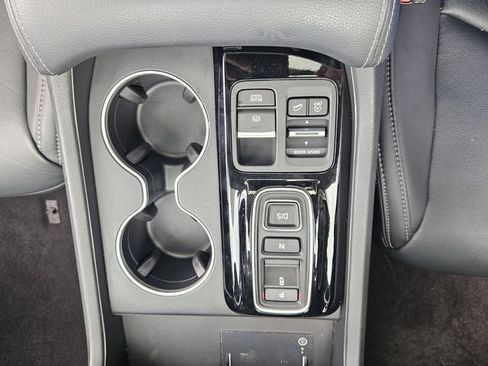 Used 2024 Honda Pilot Touring image 21