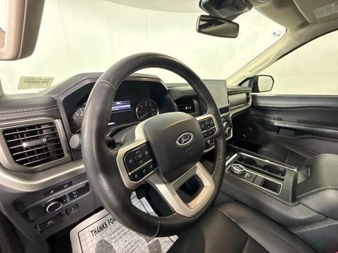 Used 2024 Ford Expedition Max XLT image 6
