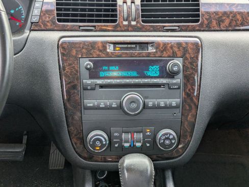 Used 2013 Chevrolet Impala LTZ image 17