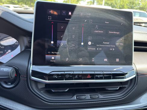 Used 2023 Jeep Compass Trailhawk image 17