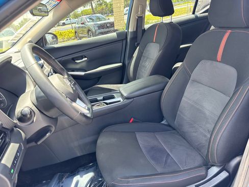 Certified 2025 Nissan Sentra SR FWD image 33