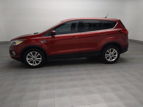 Used 2019 Ford Escape SE FWD image 2