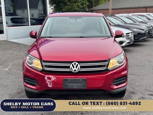 Used 2012 Volkswagen Tiguan S image 2
