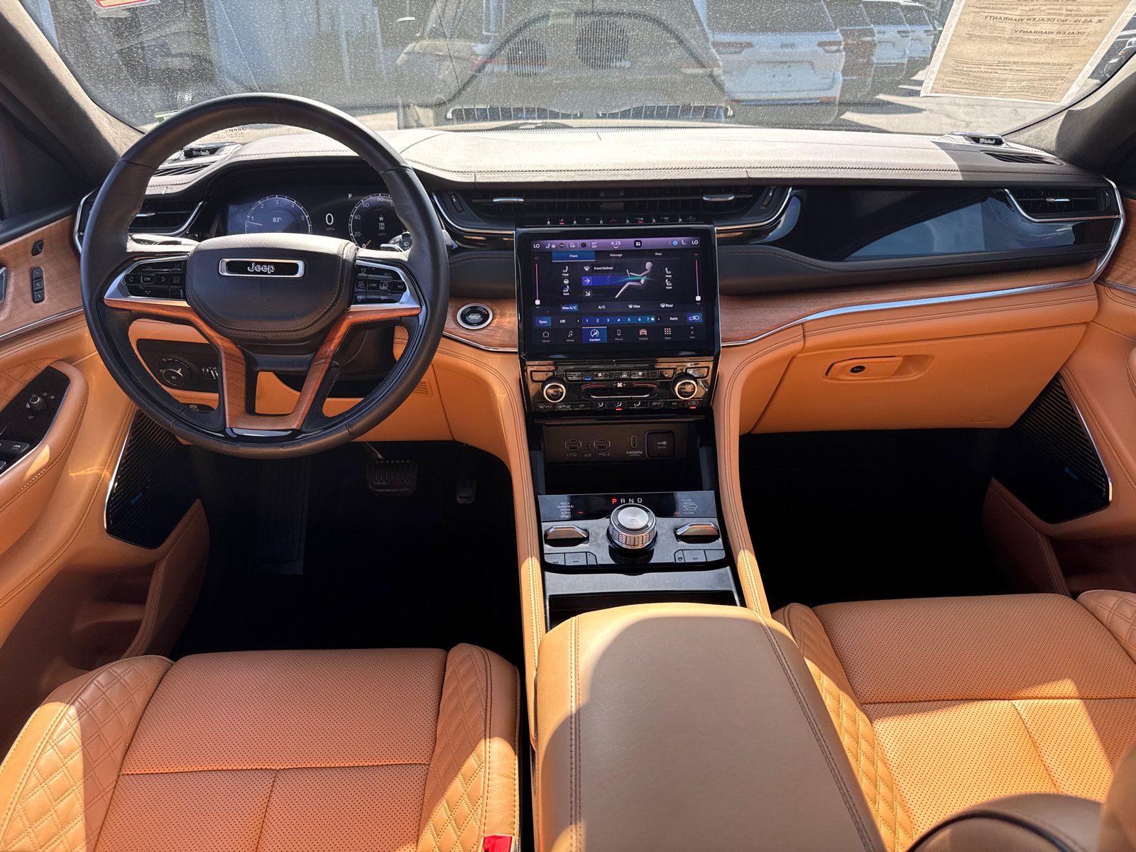 Used 2024 Jeep Grand Cherokee L Summit AWD/4WD image 10