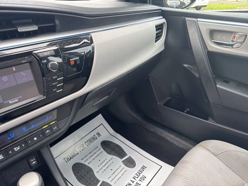 Used 2015 Toyota Corolla LE FWD image 13