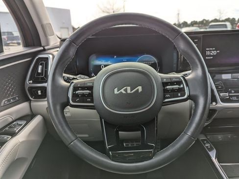 Used 2023 Kia Sorento SX Prestige image 12