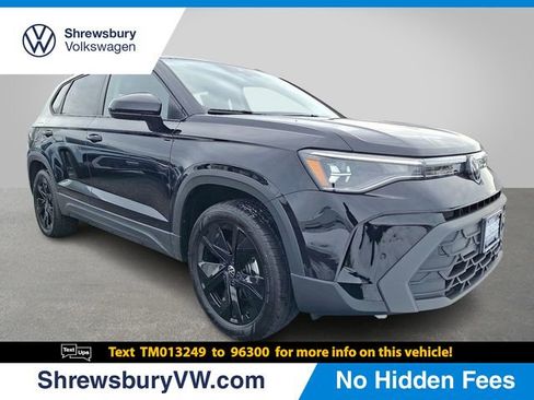 New 2026 Volkswagen Taos SE image 1