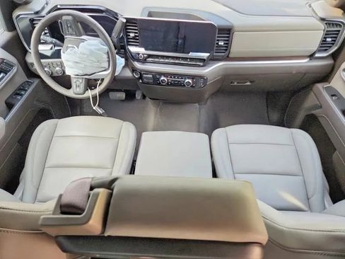 Used 2026 GMC Sierra 1500 SLT AWD/4WD image 8