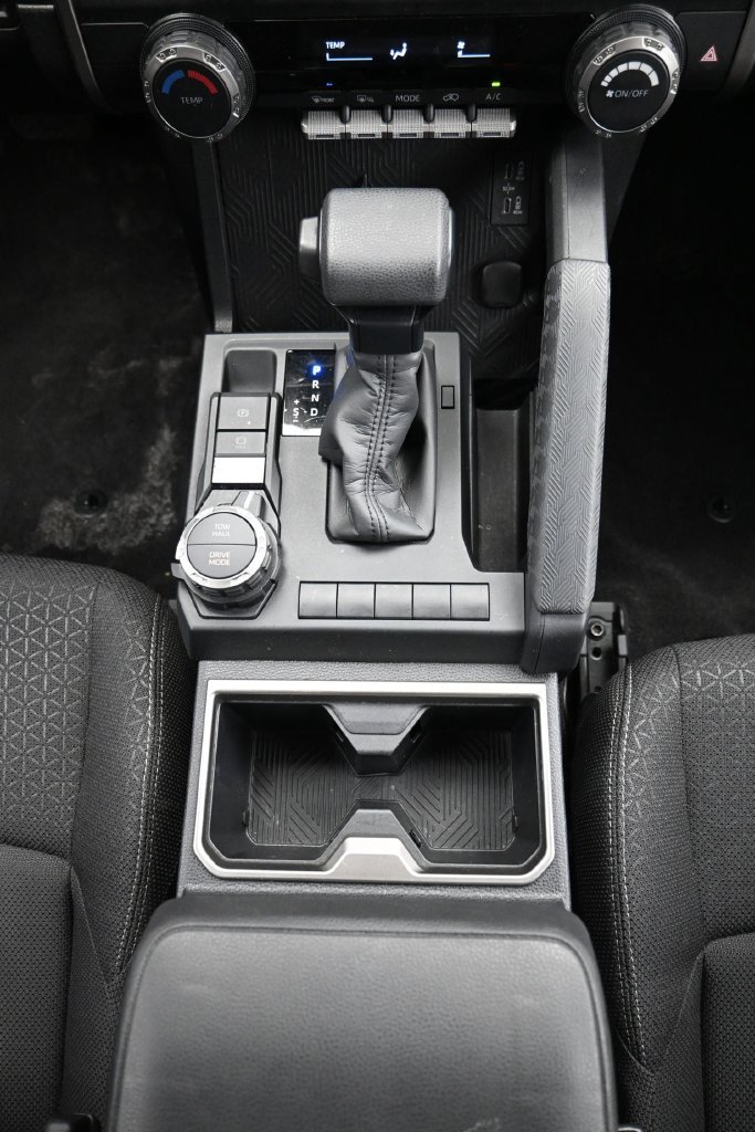 Used 2025 Toyota 4Runner SR5 AWD/4WD image 19